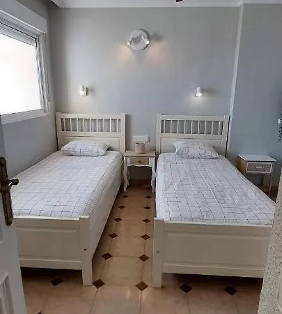 Apartment Firstline Beachview *