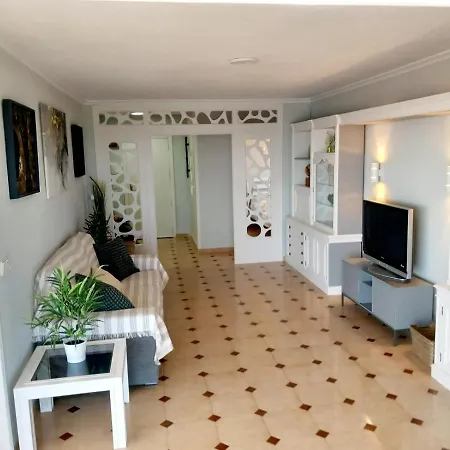 Firstline Beachview Apartment *