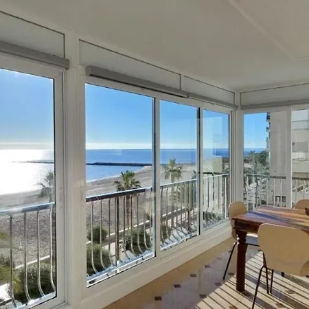 Firstline Beachview *
