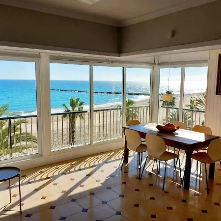 Firstline Beachview *